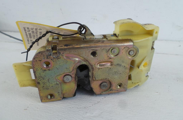 Ford Focus DFN DNW Bj.99 T&uuml;rschloss vorn rechts mit ZV XS41A21812CF